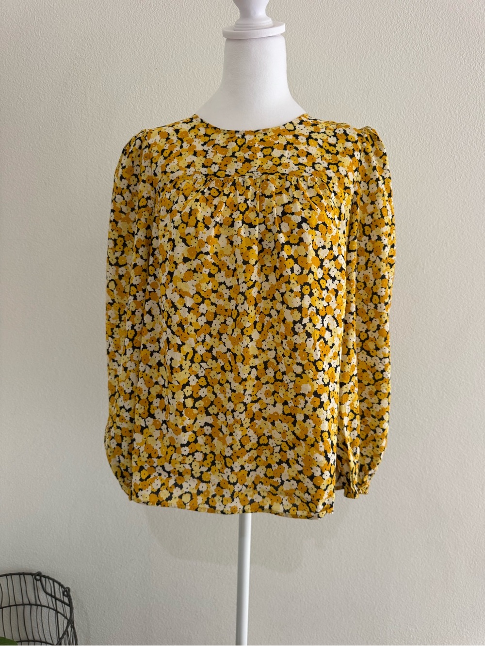 Who What Wear Yellow Floral Peasant Blouse